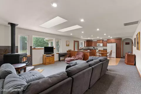 Living - 850 Hoop Loop Rd, Priest River, ID 83856 photo 1 of 3