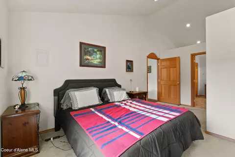 Bedroom - 850 Hoop Loop Rd, Priest River, ID 83856 photo 3 of 9
