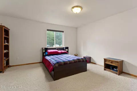 Bedroom - 850 Hoop Loop Rd, Priest River, ID 83856 photo 4 of 9