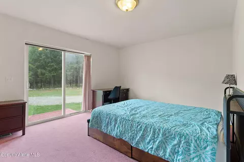 Bedroom - 850 Hoop Loop Rd, Priest River, ID 83856 photo 6 of 9