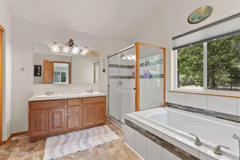 Bath - 850 Hoop Loop Rd, Priest River, ID 83856 photo 1 of 7