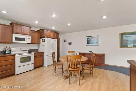 Kitchen - 850 Hoop Loop Rd, Priest River, ID 83856 photo 1 of 2
