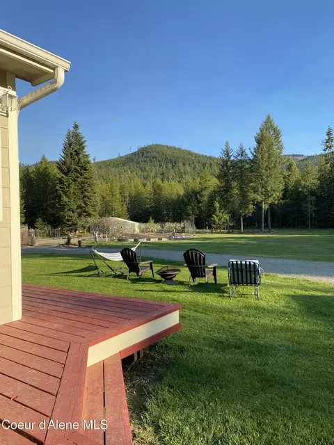 850 Hoop Loop Rd, Priest River, ID 83856