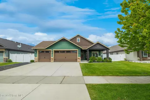 10939 N Seaside St, Hayden, ID 83835