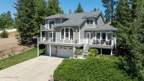 5570 E Shoreline Dr, Post Falls, ID 83854