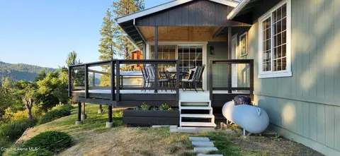 Exterior - 282 E Park Ave, Harrison, ID 83833 photo 5 of 10