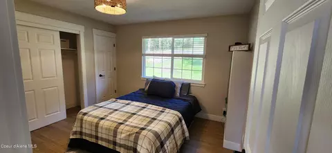 Bedroom - 282 E Park Ave, Harrison, ID 83833 photo 4 of 4