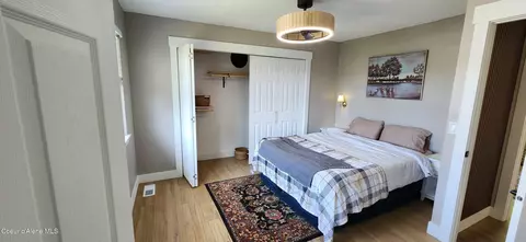 Bedroom - 282 E Park Ave, Harrison, ID 83833 photo 2 of 4