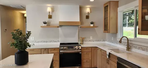 Kitchen - 282 E Park Ave, Harrison, ID 83833 photo 5 of 8