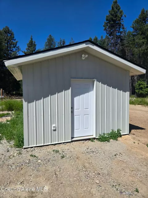 211 Davis Rd, Sagle, ID 83860 photo 3