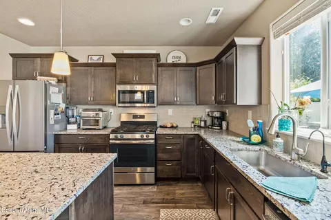 Kitchen - 4483 N Connery Loop, Post Falls, ID 83854 photo 4 of 5