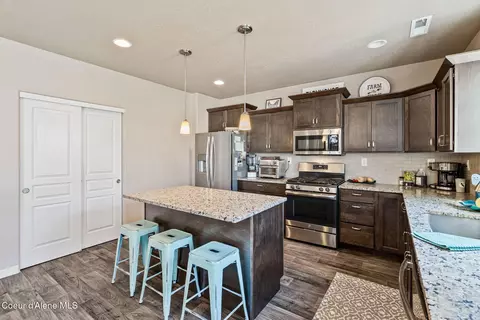 Kitchen - 4483 N Connery Loop, Post Falls, ID 83854 photo 2 of 5