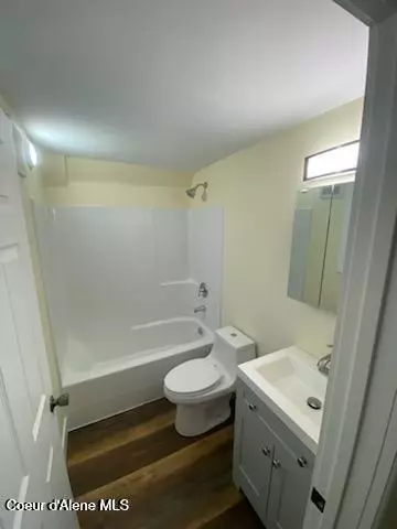 Bath - 521 N Chestnut St, Kellogg, ID 83837 photo 2 of 4