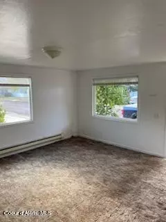 Living - 521 N Chestnut St, Kellogg, ID 83837 photo 4 of 6