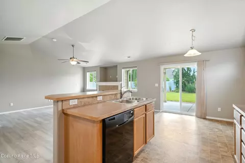 Kitchen - 1254 E Bogie Dr, Post Falls, ID 83854 photo 4 of 4