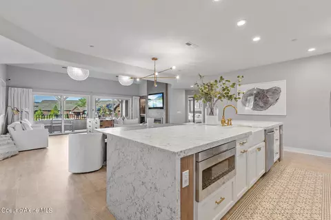 4732 S Arrow Point Dr # 304, Harrison, ID 83833