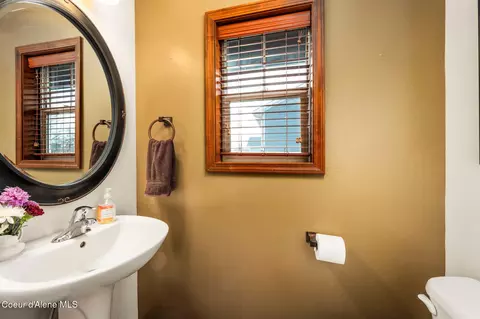 Bath - 3272 N Durrow Loop, Post Falls, ID 83854 photo 1 of 2