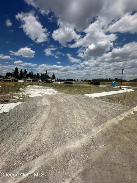 4528 E Savea Ln, Post Falls, ID 83854