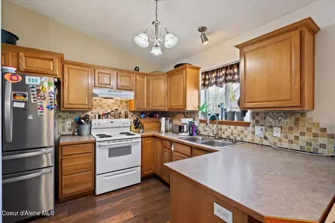Kitchen - 3569 E Jordan Dr, Post Falls, ID 83854 photo 1 of 2