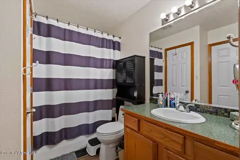 Bath - 3569 E Jordan Dr, Post Falls, ID 83854 photo 1 of 1