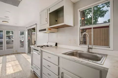 Kitchen - 982 N Labelle Loop, Post Falls, ID 83854 photo 2 of 3