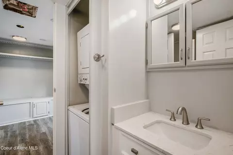 Bath - 982 N Labelle Loop, Post Falls, ID 83854 photo 1 of 4