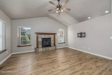 2644 N Mackenzie Dr, Post Falls, ID 83854 photo 3