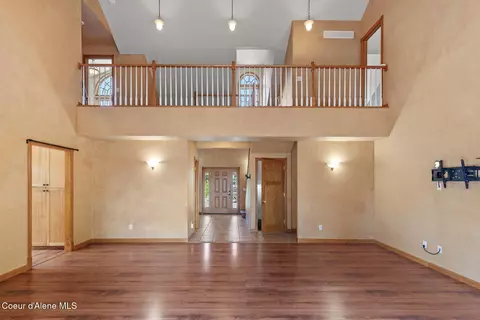 Living - 14802 N Mobbs Rd, Hauser, ID 83854 photo 4 of 6
