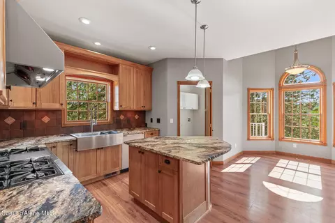 Kitchen - 14802 N Mobbs Rd, Hauser, ID 83854 photo 1 of 4