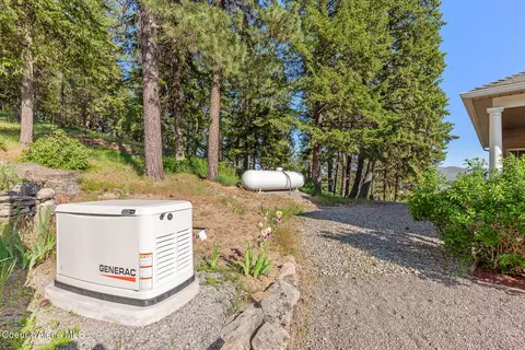 Exterior - 14802 N Mobbs Rd, Hauser, ID 83854 photo 6 of 9