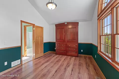 Bedroom - 14802 N Mobbs Rd, Hauser, ID 83854 photo 2 of 7