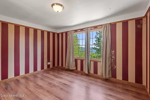 Bedroom - 14802 N Mobbs Rd, Hauser, ID 83854 photo 3 of 7
