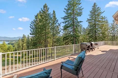 Exterior - 14802 N Mobbs Rd, Hauser, ID 83854 photo 4 of 9