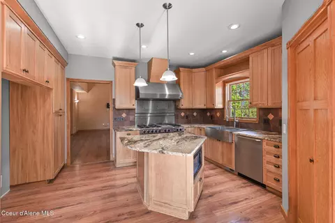 Kitchen - 14802 N Mobbs Rd, Hauser, ID 83854 photo 2 of 4