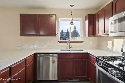 Kitchen - 2444 N Sparrow Loop, Post Falls, ID 83854 photo 3 of 3