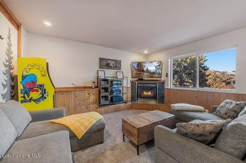 Living - 408 2nd St, Kellogg, ID 83837 photo 5 of 8