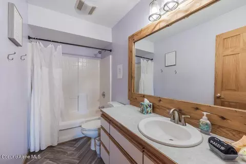 Bath - 408 2nd St, Kellogg, ID 83837 photo 3 of 3