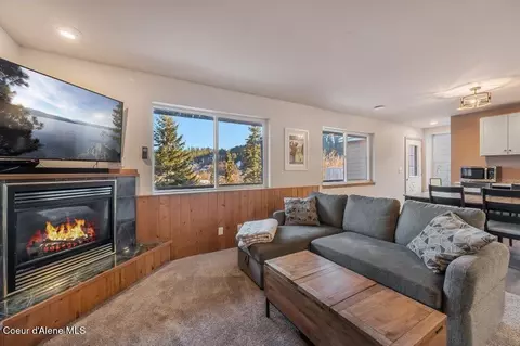 Living - 408 2nd St, Kellogg, ID 83837 photo 6 of 8