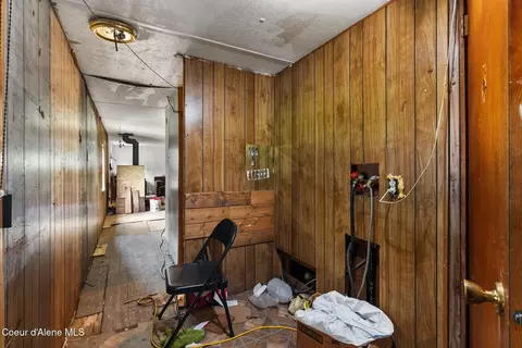 Entry Way - 105 E 1st Ave, Clark Fork, ID 83811 photo 1 of 2