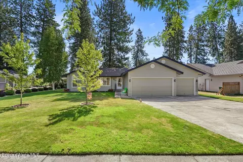203 S Riverside Harbor Dr, Post Falls, ID 83854
