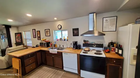 Kitchen - 1952 E 12th Ave # 15, Post Falls, ID 83854 photo 2 of 2