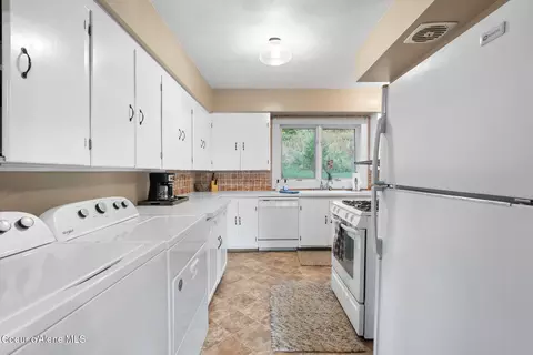 251 E Garfield Ave, Harrison, ID 83833 photo 17