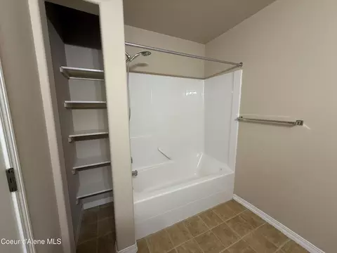 Bath - 3591 E 3rd Ave # 105, Post Falls, ID 83854 photo 2 of 3