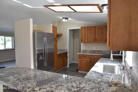 Kitchen - 1220 Cooper Rd, Plummer, ID 83851 photo 2 of 2
