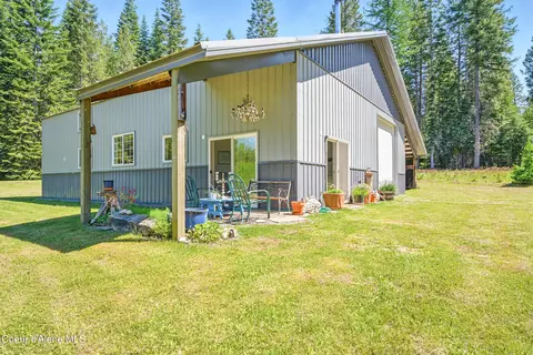 670 Sunset Rd, Athol, ID 83801