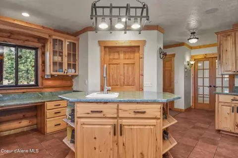 Kitchen - 1979 E Falcon Crest Rd, Harrison, ID 83833 photo 2 of 8