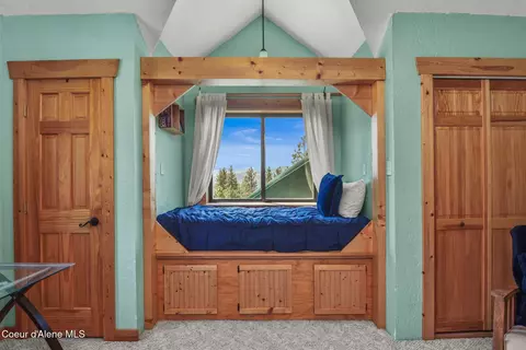 Bedroom - 1979 E Falcon Crest Rd, Harrison, ID 83833 photo 6 of 9