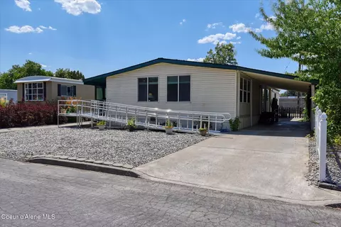 2811 N Carriage Ct, Coeur D'alene, ID 83814