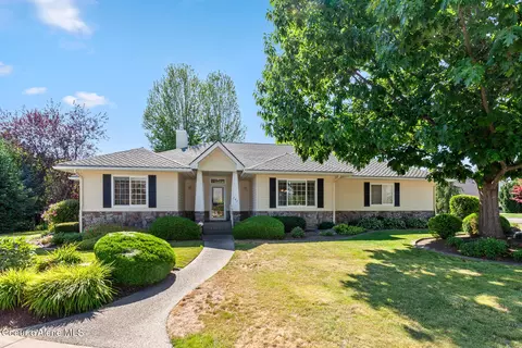 747 N Dundee Dr, Post Falls, ID 83854