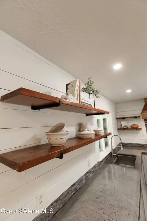 Kitchen - 4075 Evergreen Dr, Post Falls, ID 83854 photo 4 of 4